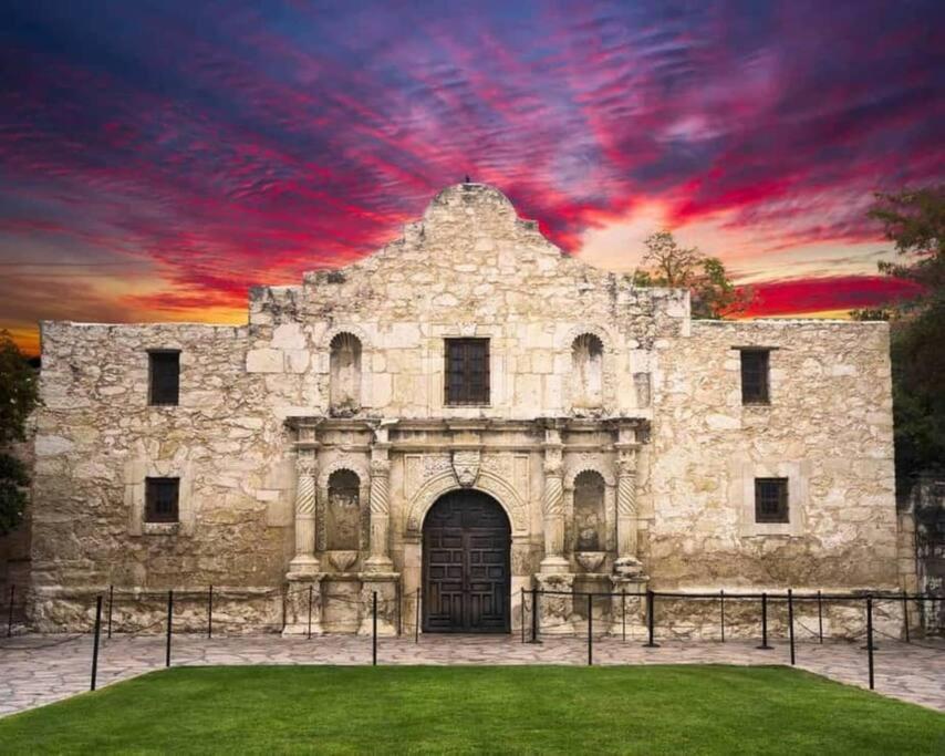 Apartament Walk To The Alamodome! Sleeps 6, Pet Friendly San Antonio Zewnętrze zdjęcie