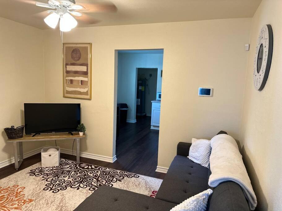 Apartament Walk To The Alamodome! Sleeps 6, Pet Friendly San Antonio Zewnętrze zdjęcie